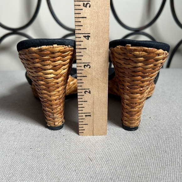 Circa Joan & David black leather open toe wicker wedges size 7.5 - Picture 4 of 9